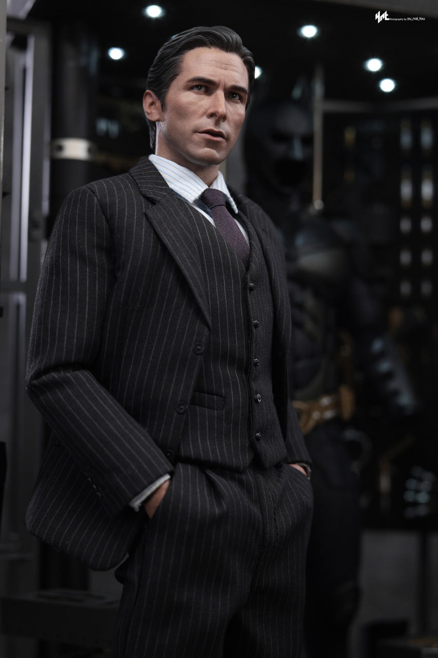 READY🔥Hot Toys MMS750 Batman The Dark Knight - 1/6th scale Batman Armory with Bruce Wayne (2.0) Collectible Set