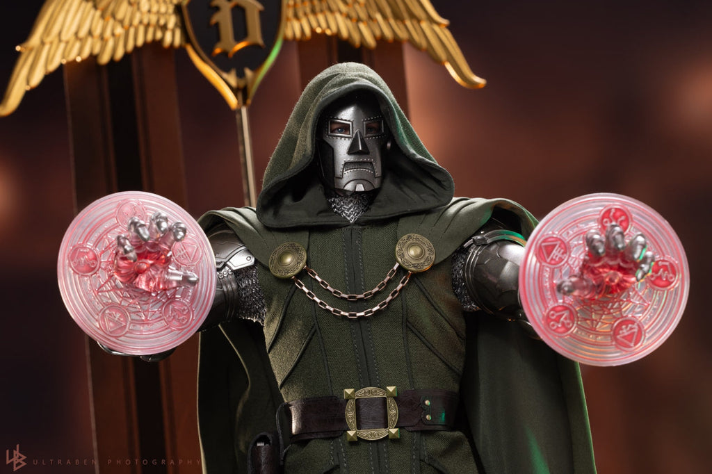READY🔥Hot Toys CMS022B CMS022 Marvel Comics 1/6th Scale Doctor Doom Collectible Figure Special Edition
