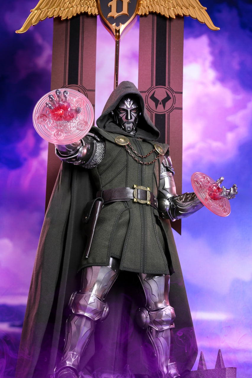 READY🔥Hot Toys CMS022B CMS022 Marvel Comics 1/6th Scale Doctor Doom Collectible Figure Special Edition