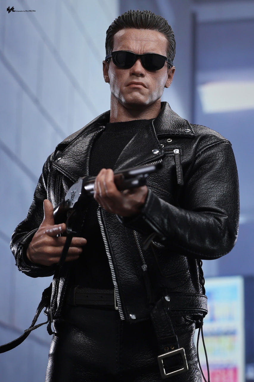 READY🔥Hot Toys MMS795 Terminator 2: Judgment Day 1/6th Scale T-800 (2.0) Collectible Figure