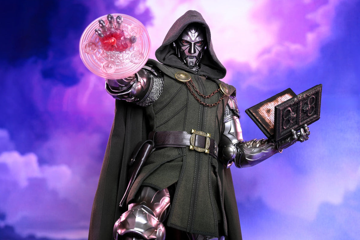 READY🔥Hot Toys CMS022B CMS022 Marvel Comics 1/6th Scale Doctor Doom Collectible Figure Special Edition