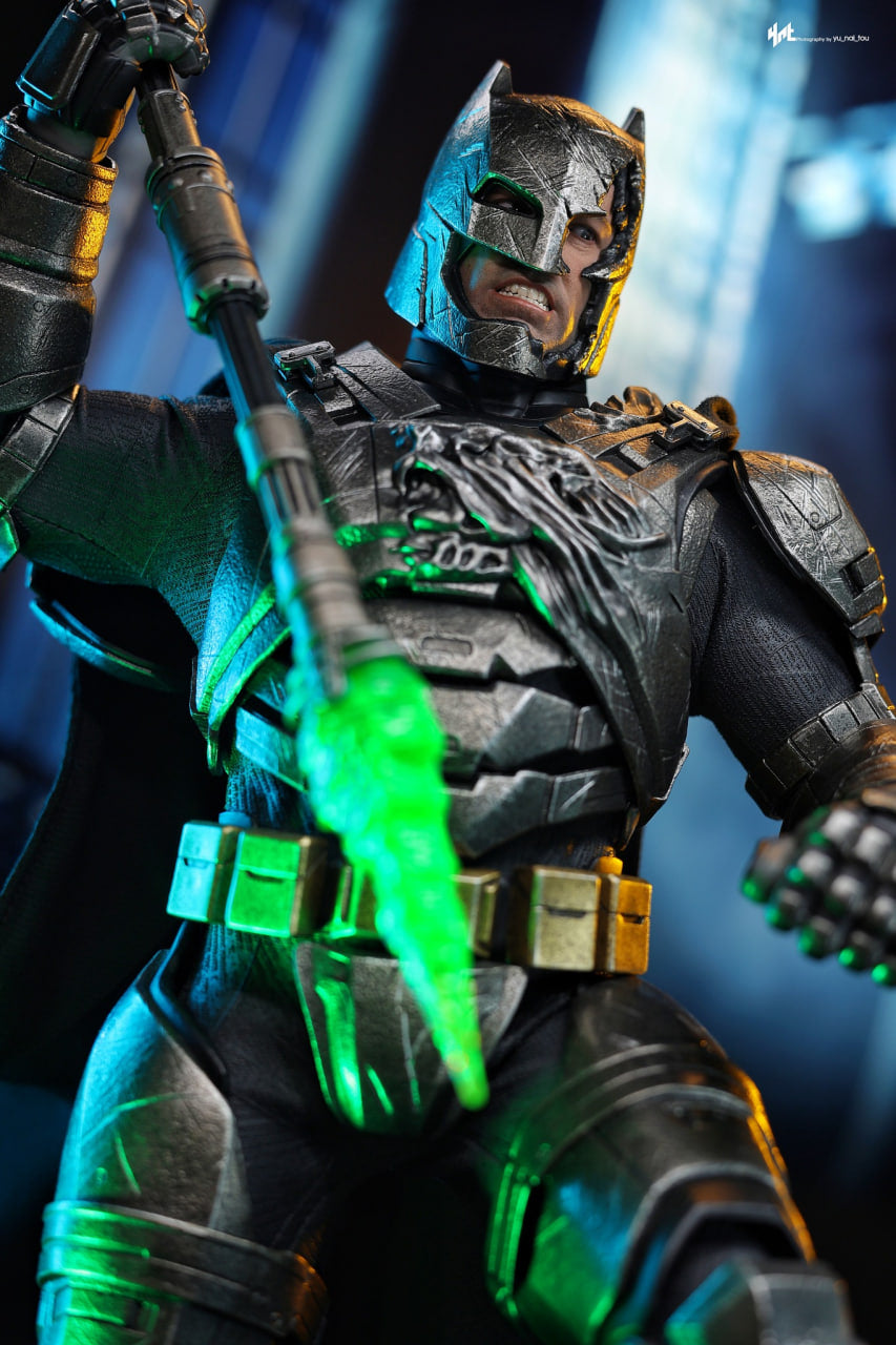 READY🔥Hot Toys MMS743D63 Batman V Superman Dawn Of Justice Armored Batman (2.0) 1/6th Scale Collectible Figure (Deluxe Version)