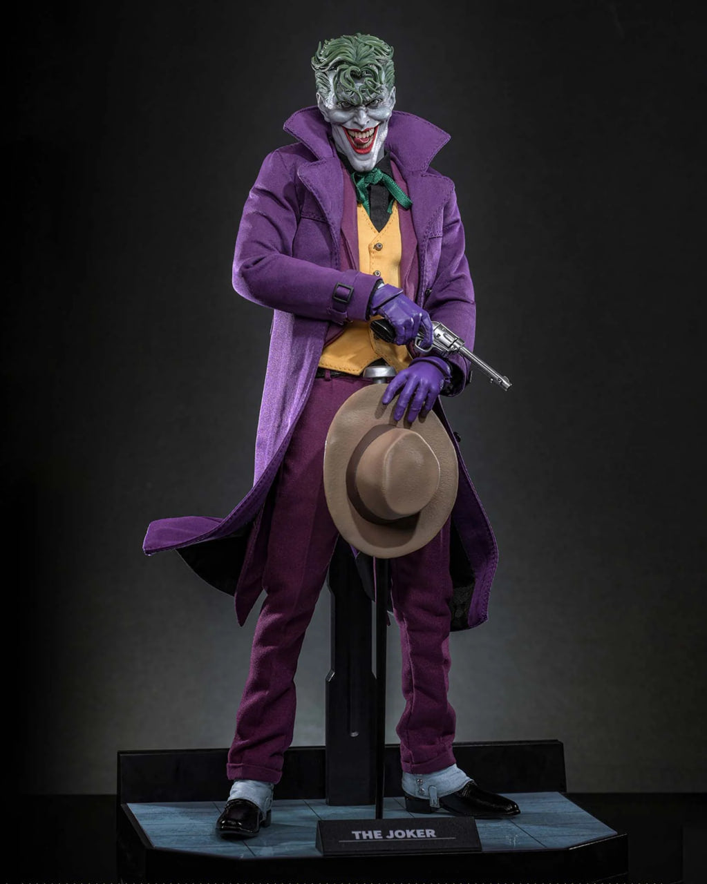 Preorder🔥Hot Toys CMS028 Batman: The Killing Joke 1/6th scale The Joker Collectible Figure