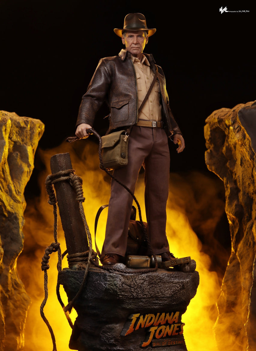 READY🔥Hot Toys MMS717 Indiana Jones and the Dial of Destiny – Indiana Jones (Deluxe Version)