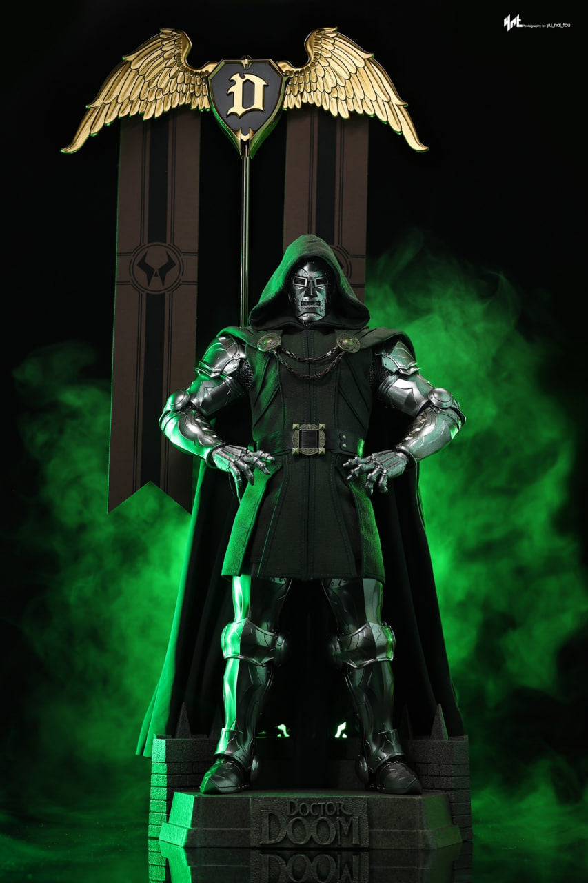READY🔥Hot Toys CMS022B CMS022 Marvel Comics 1/6th Scale Doctor Doom Collectible Figure Special Edition