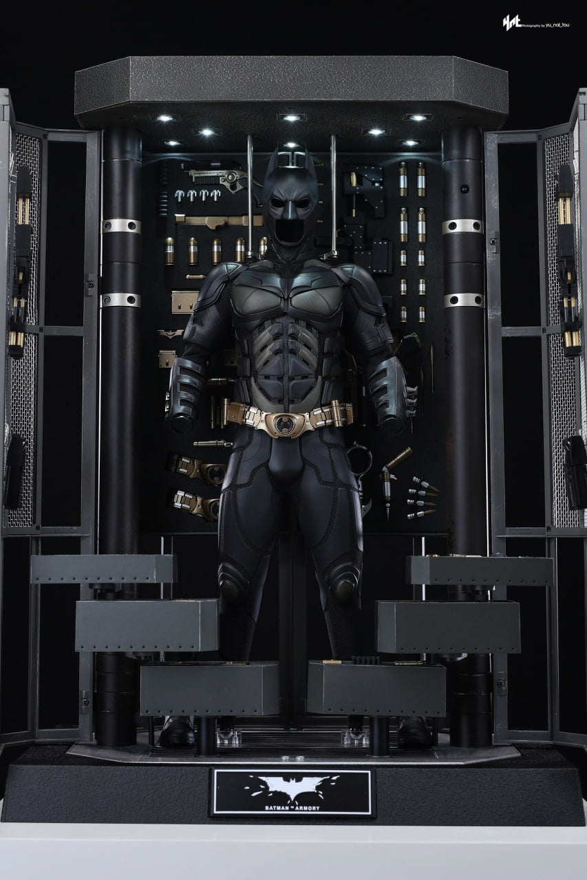 READY🔥Hot Toys MMS750 Batman The Dark Knight - 1/6th scale Batman Armory with Bruce Wayne (2.0) Collectible Set