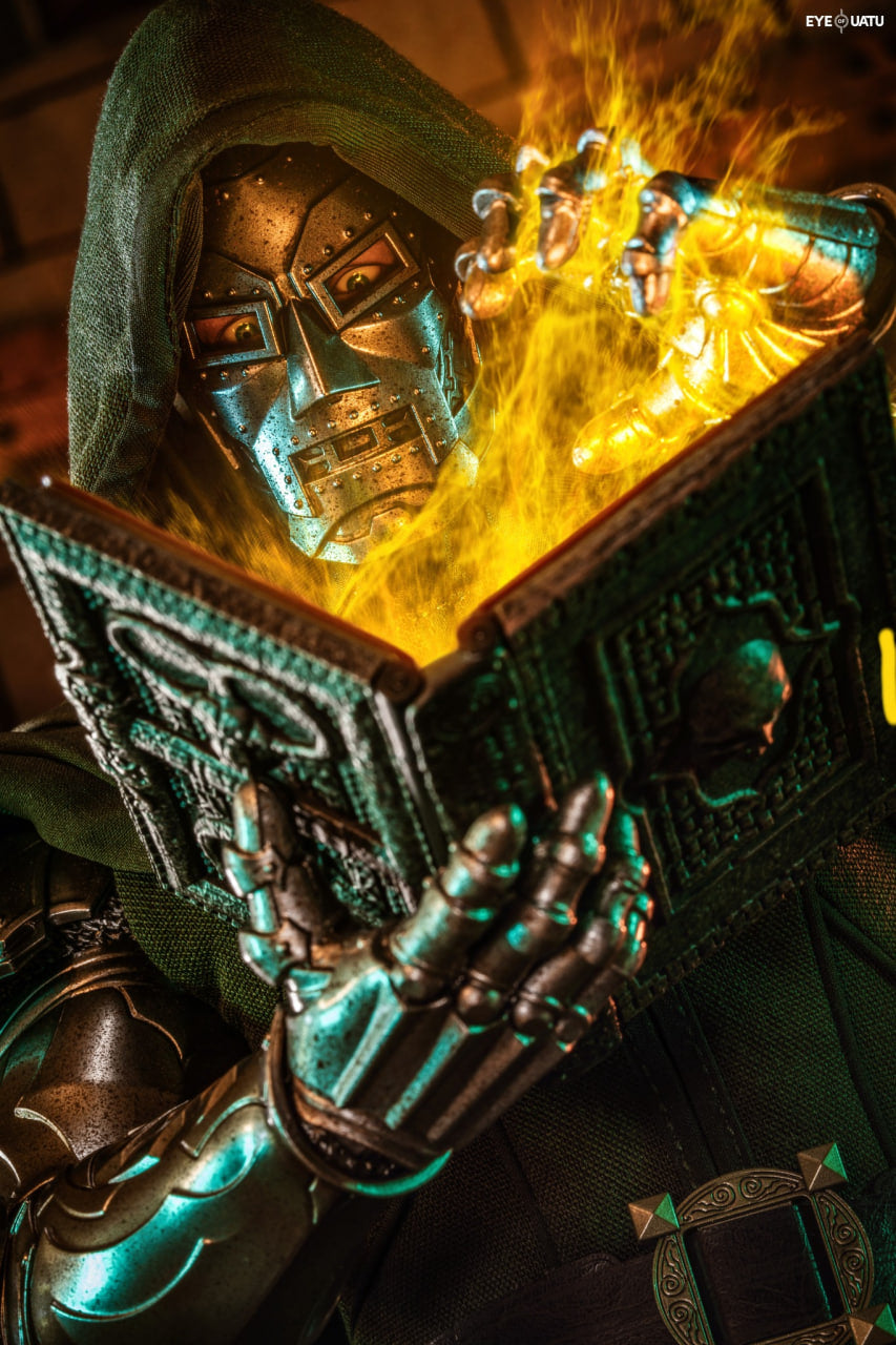 READY🔥Hot Toys CMS022B CMS022 Marvel Comics 1/6th Scale Doctor Doom Collectible Figure Special Edition