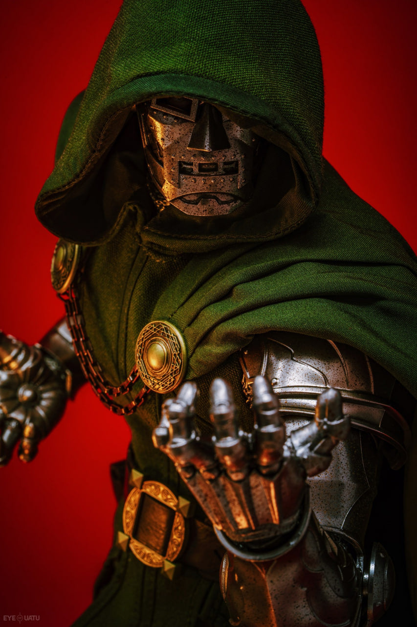 READY🔥Hot Toys CMS022B CMS022 Marvel Comics 1/6th Scale Doctor Doom Collectible Figure Special Edition