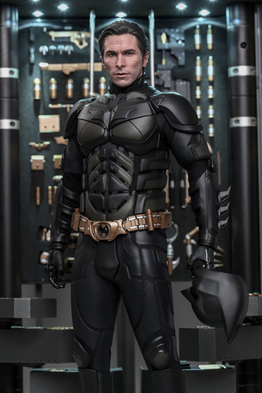 READY🔥Hot Toys MMS750 Batman The Dark Knight - 1/6th scale Batman Armory with Bruce Wayne (2.0) Collectible Set