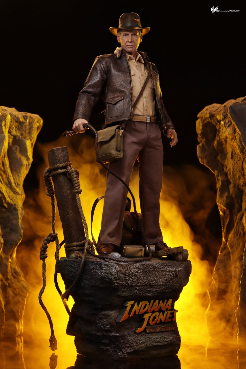 READY🔥Hot Toys MMS717 Indiana Jones and the Dial of Destiny – Indiana Jones (Deluxe Version)