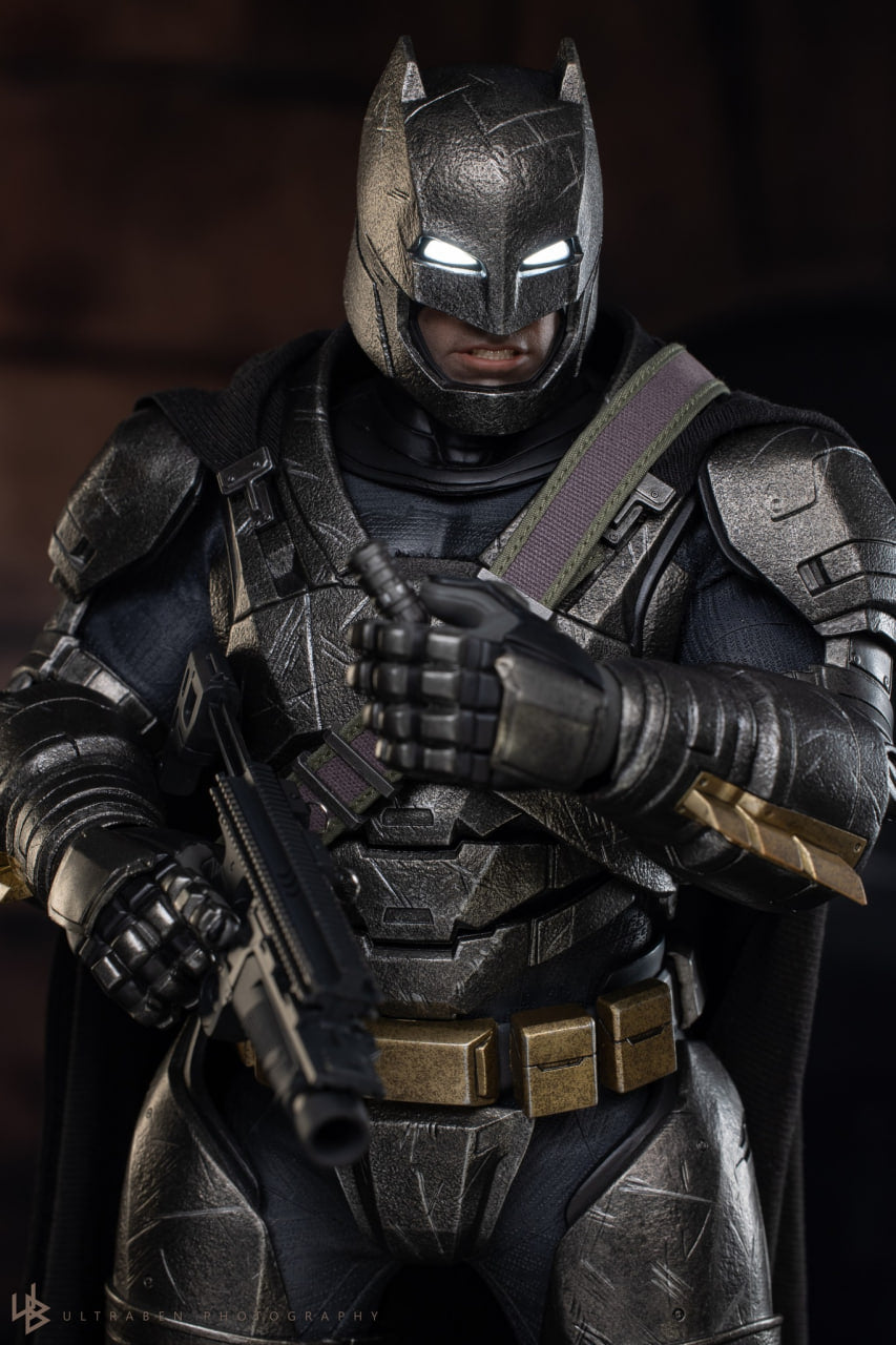 READY🔥Hot Toys MMS743D63 Batman V Superman Dawn Of Justice Armored Batman (2.0) 1/6th Scale Collectible Figure (Deluxe Version)