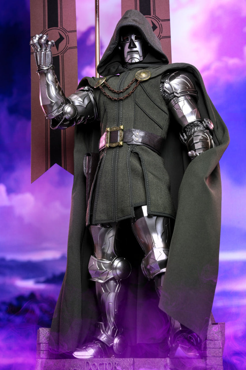 READY🔥Hot Toys CMS022B CMS022 Marvel Comics 1/6th Scale Doctor Doom Collectible Figure Special Edition