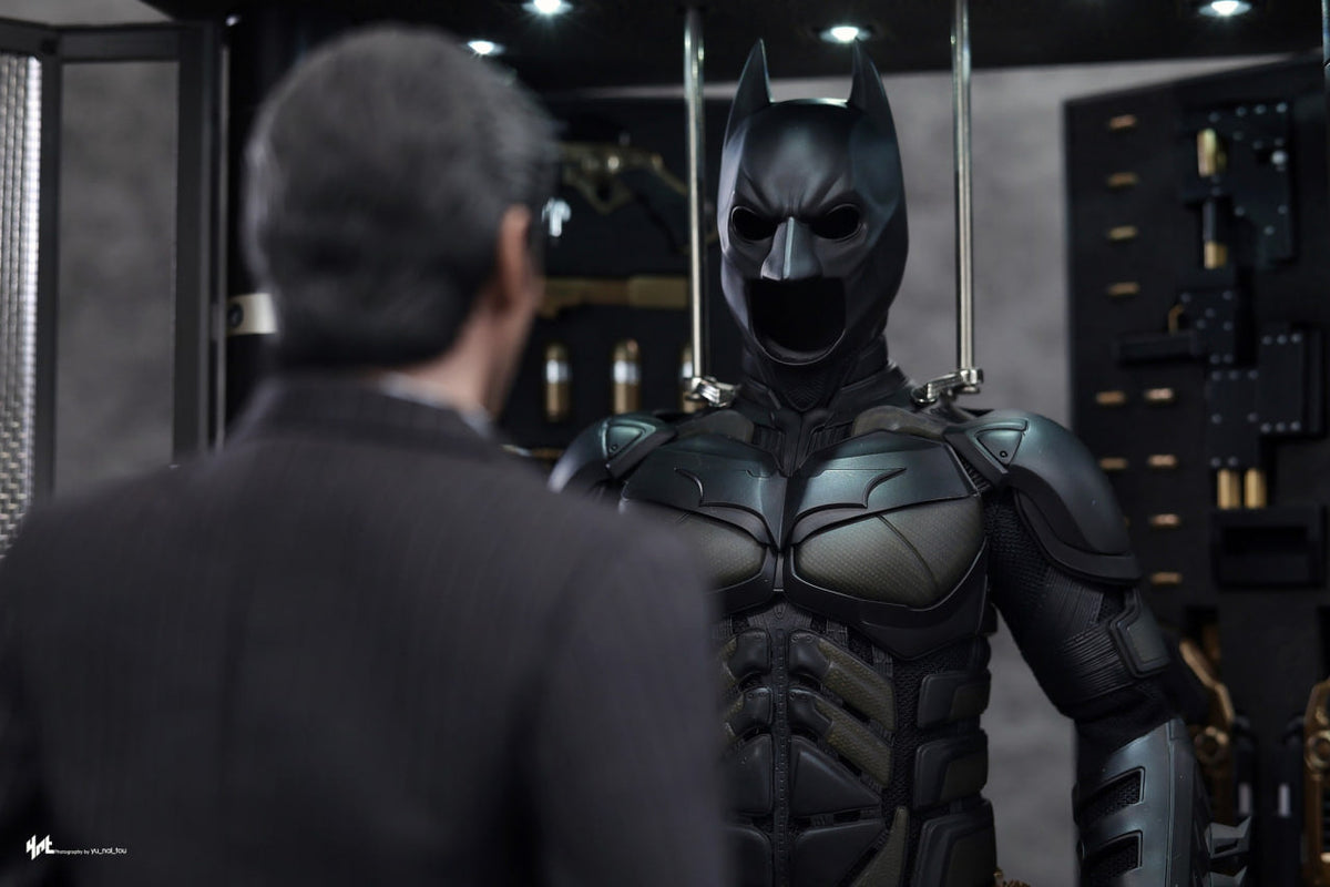 READY🔥Hot Toys MMS750 Batman The Dark Knight - 1/6th scale Batman Armory with Bruce Wayne (2.0) Collectible Set