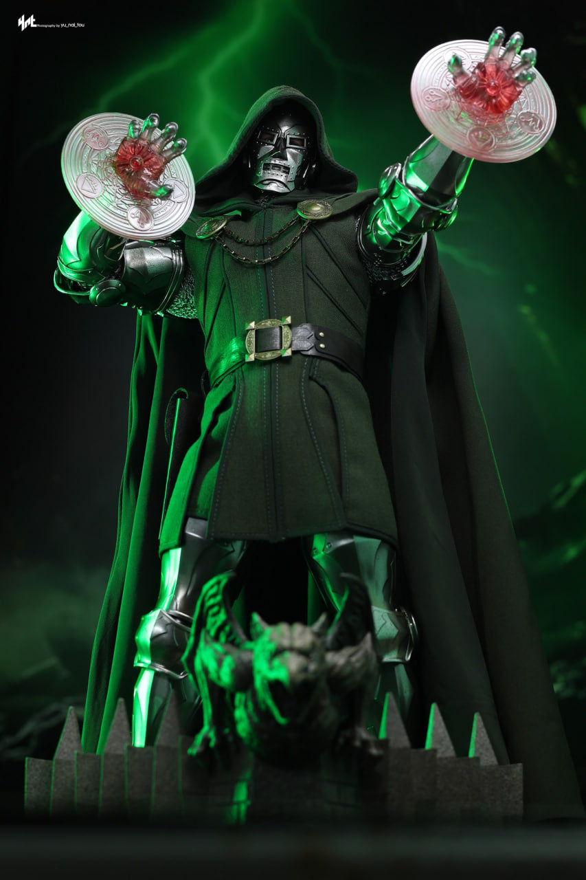 READY🔥Hot Toys CMS022B CMS022 Marvel Comics 1/6th Scale Doctor Doom Collectible Figure Special Edition