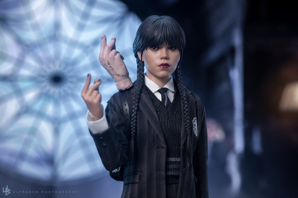 READY🔥Hot Toys TMS135 Wednesday - 1/6th scale Wednesday Collectible Figure