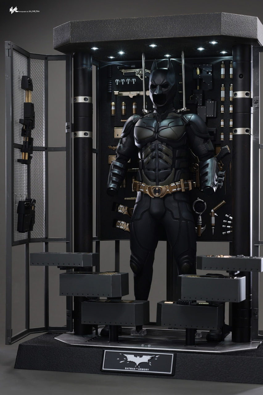 READY🔥Hot Toys MMS750 Batman The Dark Knight - 1/6th scale Batman Armory with Bruce Wayne (2.0) Collectible Set