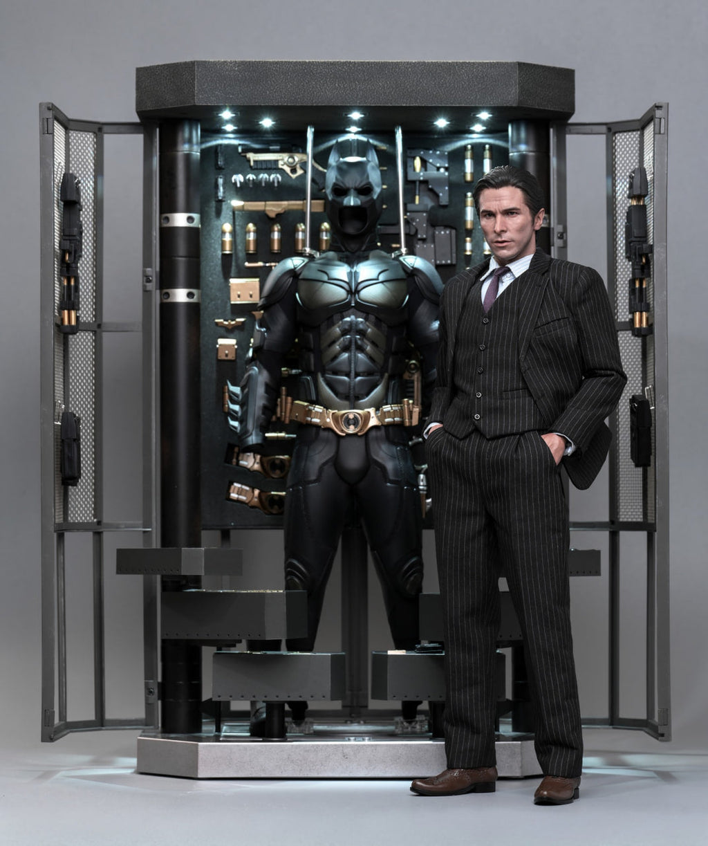 READY🔥Hot Toys MMS750 Batman The Dark Knight - 1/6th scale Batman Armory with Bruce Wayne (2.0) Collectible Set