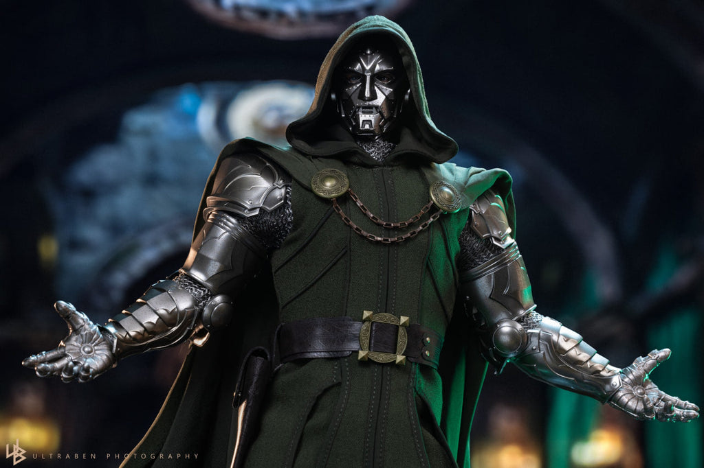 READY🔥Hot Toys CMS022B CMS022 Marvel Comics 1/6th Scale Doctor Doom Collectible Figure Special Edition
