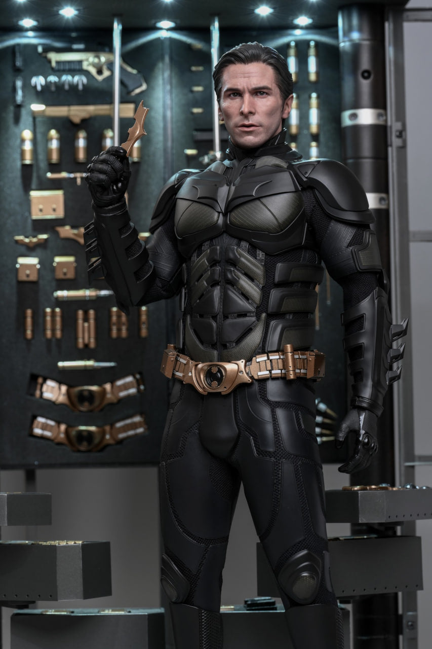 READY🔥Hot Toys MMS750 Batman The Dark Knight - 1/6th scale Batman Armory with Bruce Wayne (2.0) Collectible Set