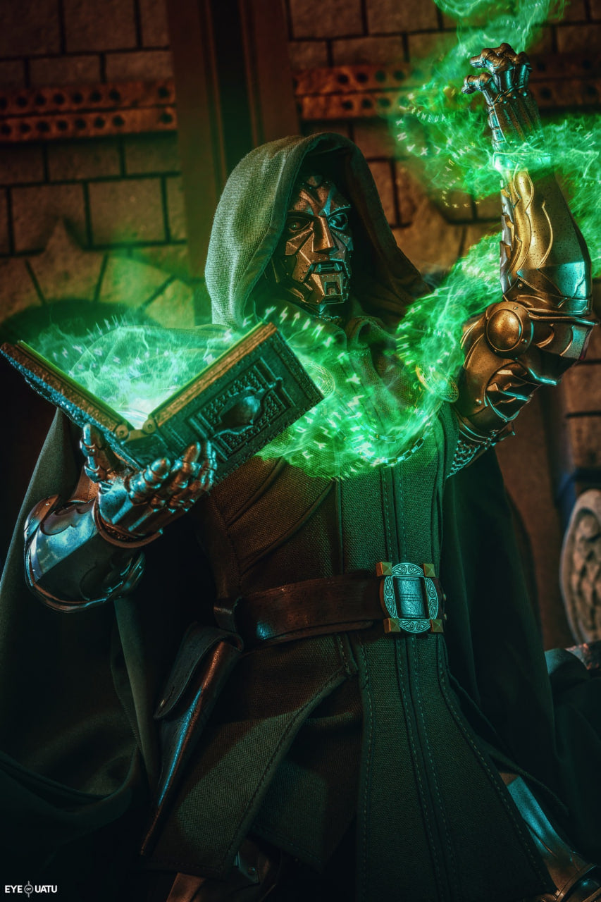 READY🔥Hot Toys CMS022B CMS022 Marvel Comics 1/6th Scale Doctor Doom Collectible Figure Special Edition