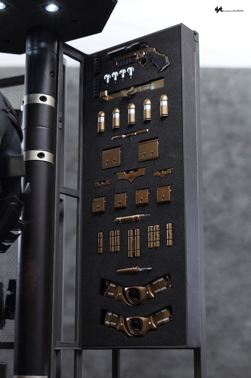 READY🔥Hot Toys MMS750 Batman The Dark Knight - 1/6th scale Batman Armory with Bruce Wayne (2.0) Collectible Set