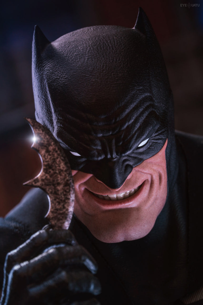 READY🔥Hot Toys CMS024 DC Comic Batman The Dark Knight Returns Batman 1/6 Scale Collectible Figure
