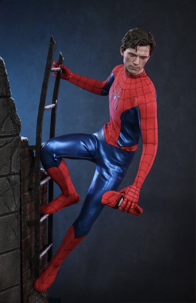 Preorder🔥Hot Toys MMS922 Spider-Man: No Way Home - Spider-Man (Final Swing Suit) (Deluxe Version) [Hot Toys Exclusive]