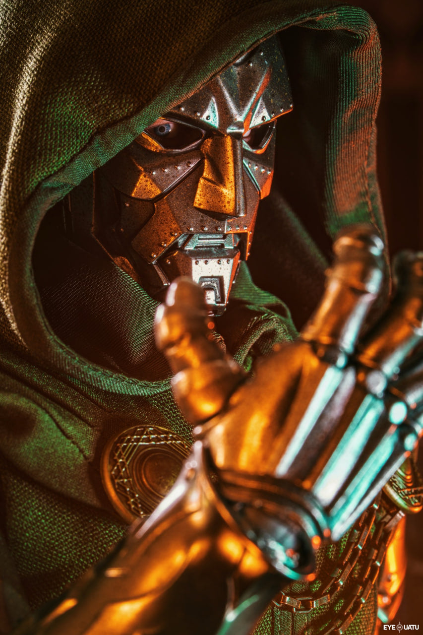READY🔥Hot Toys CMS022B CMS022 Marvel Comics 1/6th Scale Doctor Doom Collectible Figure Special Edition