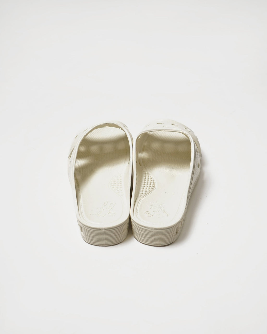 Bench-D PVC Bensan Sandal / White